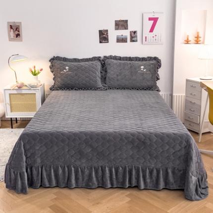 91家纺网 家纺一手货源 找家纺 （总）爱妮玖玖 2025新款牛奶绒纯色夹棉床盖