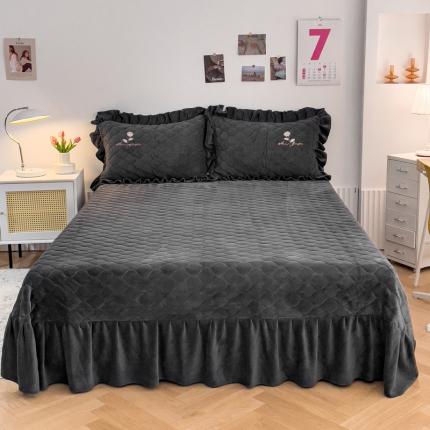 91家纺网 家纺一手货源 找家纺 （总）爱妮玖玖 2025新款牛奶绒纯色夹棉床盖