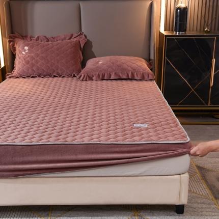 91家纺网 家纺一手货源 找家纺 （总）爱妮玖玖 2025新款牛奶绒纯色夹棉床笠