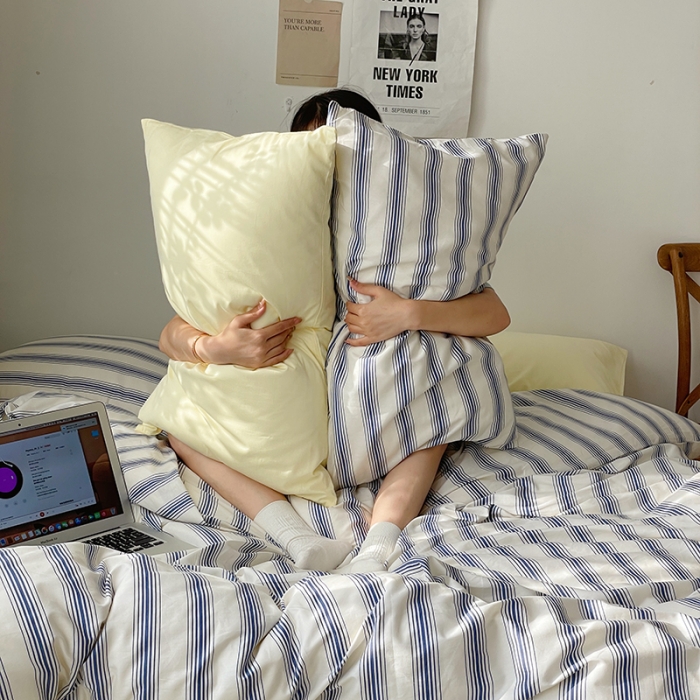 91家纺网 家纺一手货源 找家纺 时年 2022新款全棉40支13372ins条纹款四件套 复古钴蓝