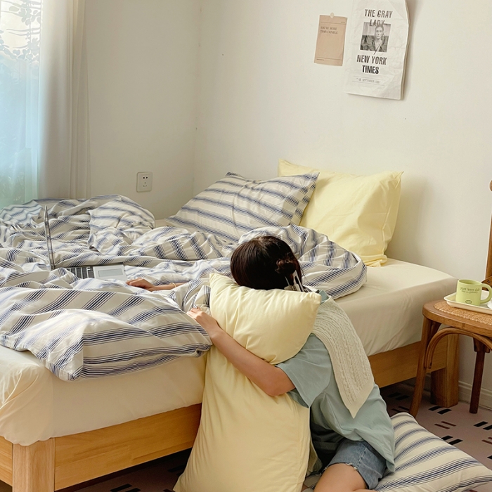 91家纺网 家纺一手货源 找家纺 时年 2022新款全棉40支13372ins条纹款四件套 复古钴蓝