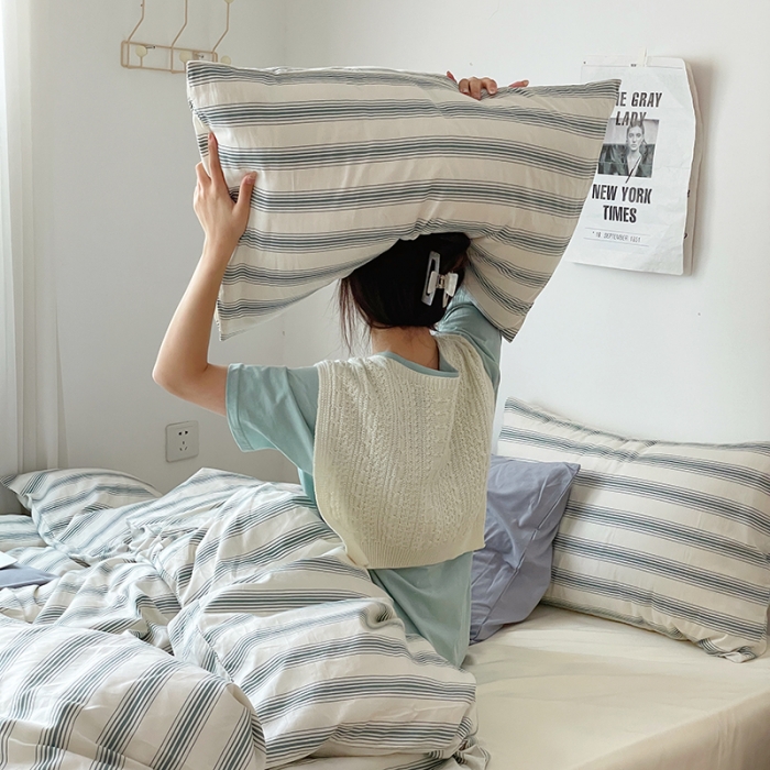 91家纺网 家纺一手货源 找家纺 时年 2022新款全棉40支13372ins条纹款四件套 复古奶绿