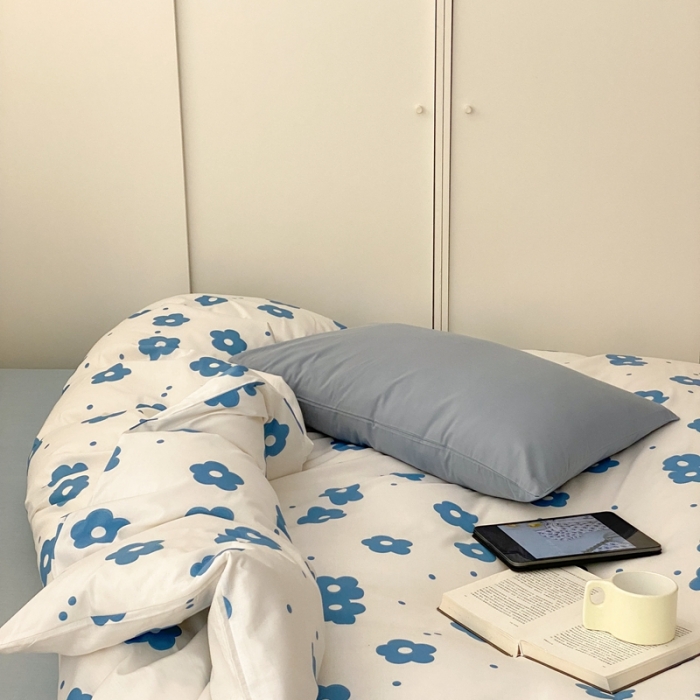 91家纺网 家纺一手货源 找家纺 昔可2022新款全棉四件套新款影棚图 蓝蓝小花