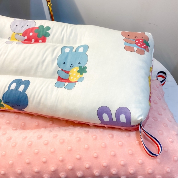 91家纺网 家纺一手货源 找家纺 宝晶枕芯 2022新款全棉儿童枕头可水洗儿童枕 白兔兔