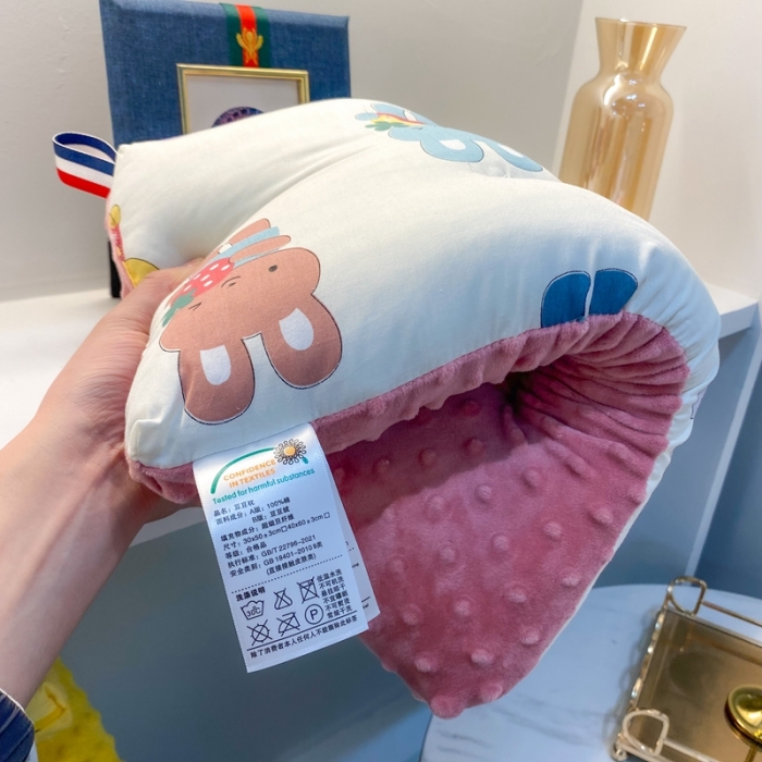 91家纺网 家纺一手货源 找家纺 宝晶枕芯 2022新款全棉儿童枕头可水洗儿童枕 白兔兔