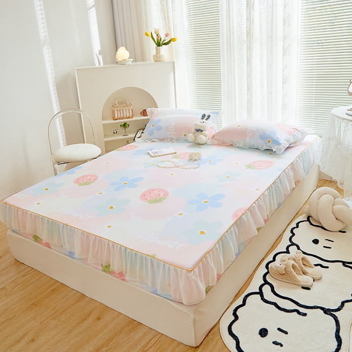 91家纺网 家纺一手货源 找家纺 金丝鸟 2022新款全棉花边床笠 草莓物语