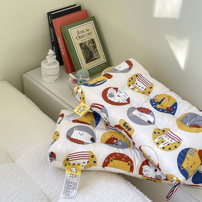 91家纺网 家纺一手货源 找家纺 宝晶枕芯 2022新款全棉儿童枕头可水洗儿童枕 动物乐园白