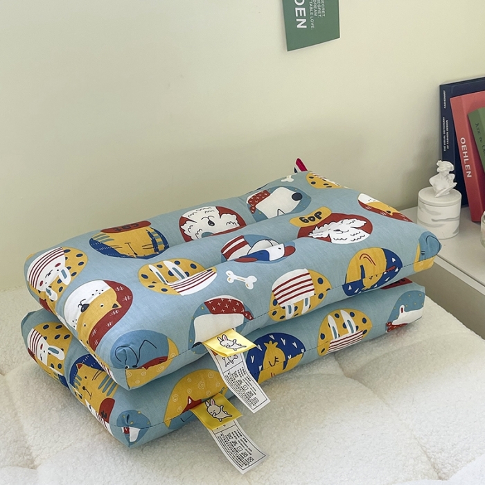 91家纺网 家纺一手货源 找家纺 宝晶枕芯 2022新款全棉儿童枕头可水洗儿童枕 动物乐园蓝