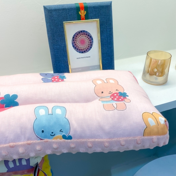 91家纺网 家纺一手货源 找家纺 宝晶枕芯 2022新款全棉儿童枕头可水洗儿童枕 粉兔兔