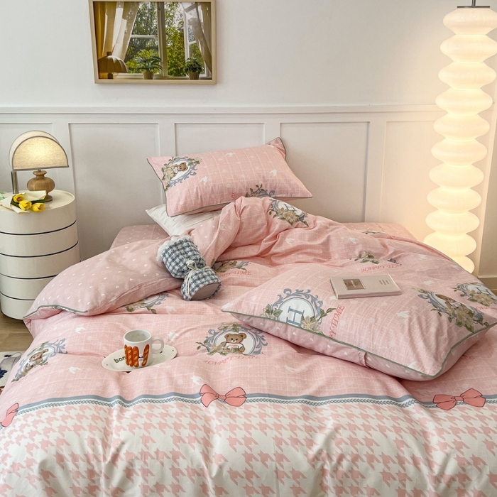 91家纺网 家纺一手货源 找家纺 昔可2022新款嵌绳全棉四件套组图二 粉千鸟格熊