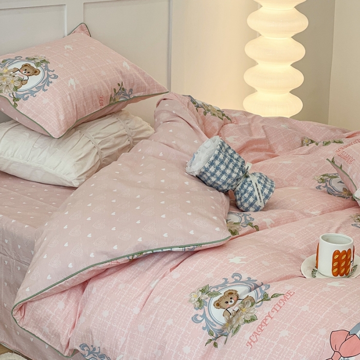 91家纺网 家纺一手货源 找家纺 昔可2022新款嵌绳全棉四件套组图二 粉千鸟格熊