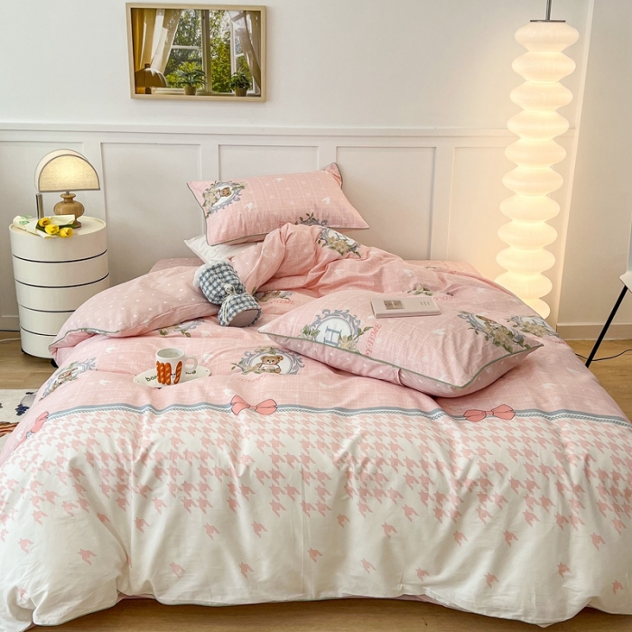 91家纺网 家纺一手货源 找家纺 昔可2022新款嵌绳全棉四件套组图二 粉千鸟格熊