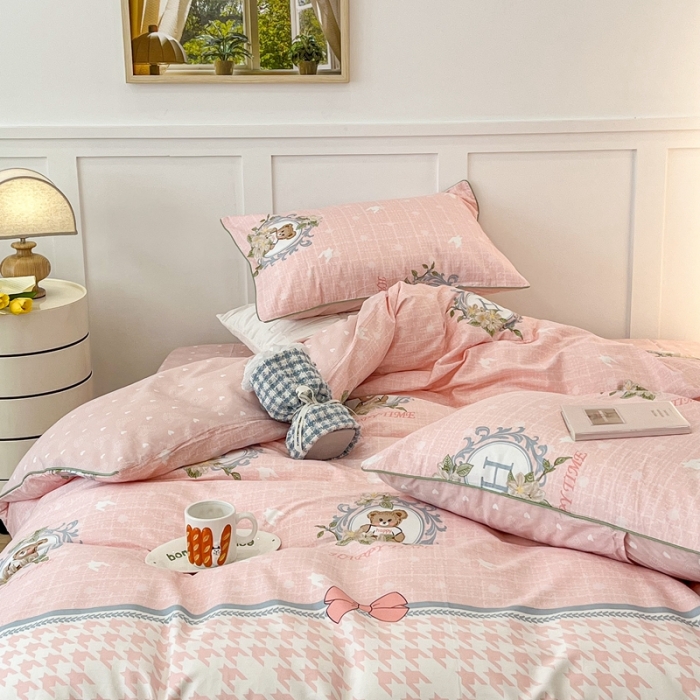 91家纺网 家纺一手货源 找家纺 昔可2022新款嵌绳全棉四件套组图二 粉千鸟格熊