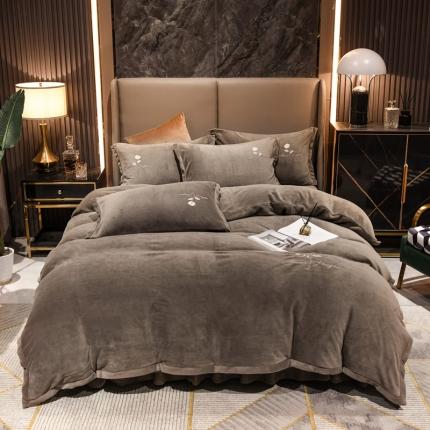 91家纺网 家纺一手货源 找家纺 （总）2025新款牛奶绒纯色双拼四件套床单/床裙/床罩款（轻奢拍摄）