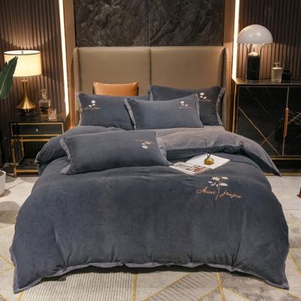 91家纺网 家纺一手货源 找家纺 （总）2025新款牛奶绒纯色双拼四件套床单/床裙/床罩款（轻奢拍摄）