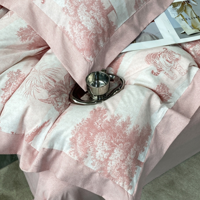 91家纺网 家纺一手货源 找家纺 棉生活 2022新款全棉磨毛宽边系列四件套 丛林秘境-粉