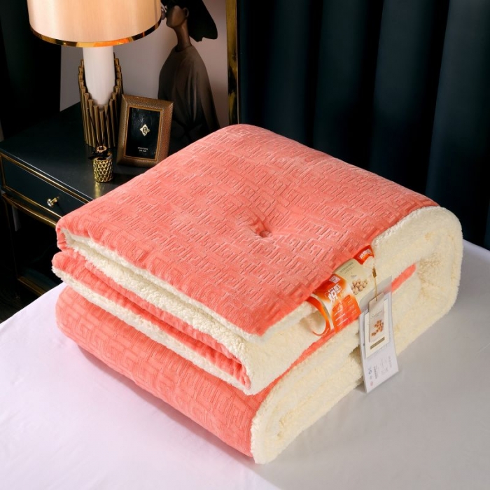 91家纺网 家纺一手货源 找家纺 （总）伊被源 2022新款羊羔剪花绒冬被被子被芯