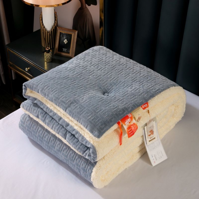 91家纺网 家纺一手货源 找家纺 伊被源 2022新款羊羔剪花绒冬被被子被芯 深灰
