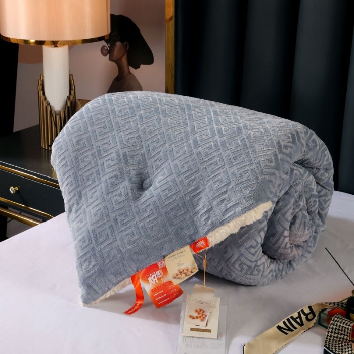 91家纺网 家纺一手货源 找家纺 伊被源 2022新款羊羔剪花绒冬被被子被芯 深灰