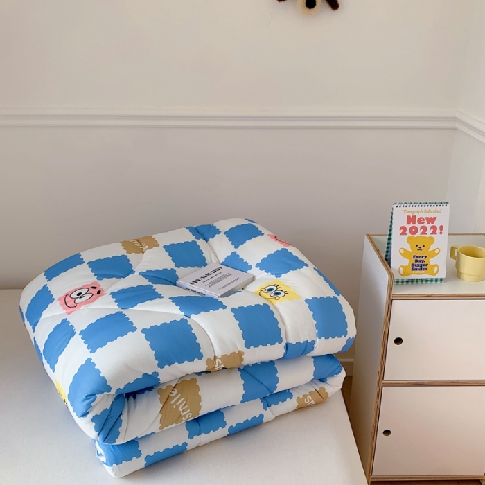 91家纺网 家纺一手货源 找家纺 星期八 海绵宝宝春秋被冬被系列 棋盘格海绵宝宝