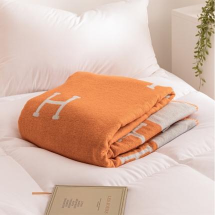 91家纺网 家纺一手货源 找家纺 （总）朴尔2022新款国际时尚风防羊毛手工缝制针织毯