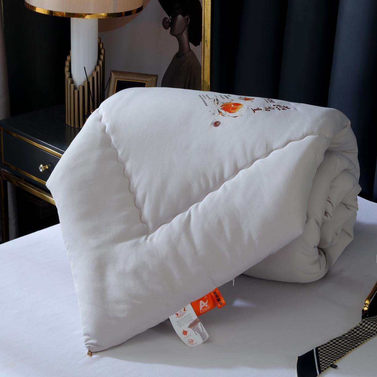 91家纺网 家纺一手货源 找家纺 伊被源 2022新款亲肤抗菌纤维舒适冬被被子被芯-燕窝里 灰色