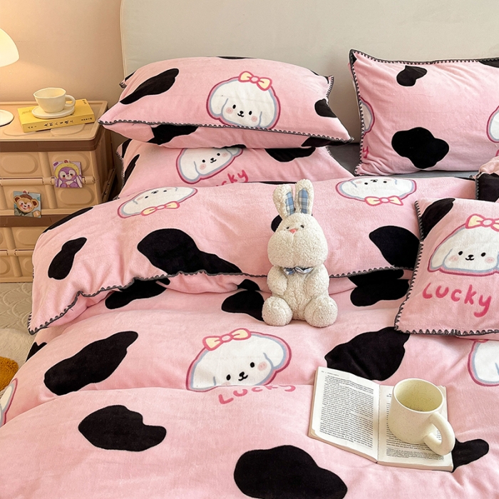 91家纺网 家纺一手货源 找家纺 安哆啦 新款贝壳边工艺牛奶绒珊瑚绒四件套单被套 豹纹小萌狗