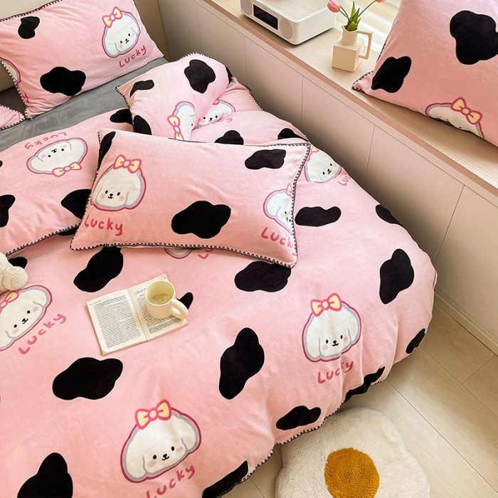 91家纺网 家纺一手货源 找家纺 安哆啦 新款贝壳边工艺牛奶绒珊瑚绒四件套单被套 豹纹小萌狗