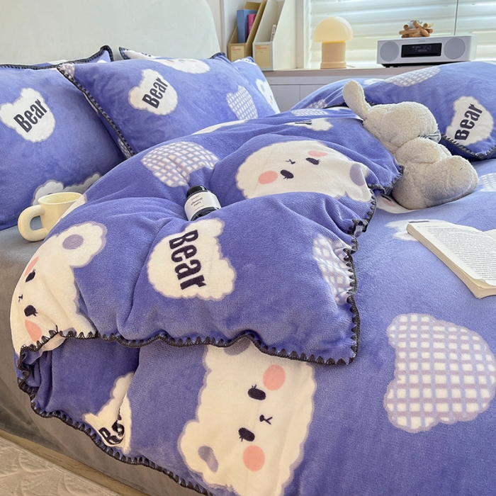 91家纺网 家纺一手货源 找家纺 安哆啦 新款贝壳边工艺牛奶绒珊瑚绒四件套单被套 饼干小熊仔