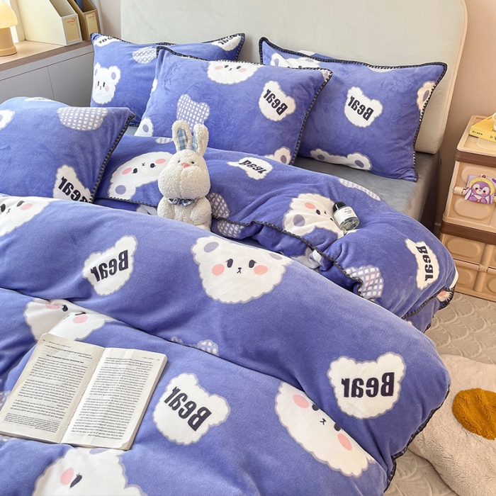 91家纺网 家纺一手货源 找家纺 安哆啦 新款贝壳边工艺牛奶绒珊瑚绒四件套单被套 饼干小熊仔