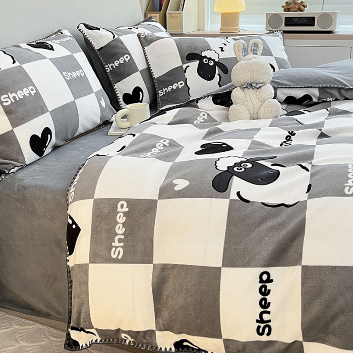 91家纺网 家纺一手货源 找家纺 安哆啦 新款贝壳边工艺牛奶绒珊瑚绒四件套单被套 格子羊咩咩