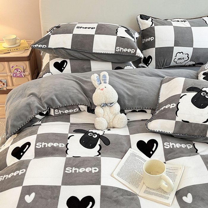 91家纺网 家纺一手货源 找家纺 安哆啦 新款贝壳边工艺牛奶绒珊瑚绒四件套单被套 格子羊咩咩