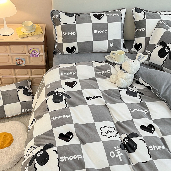 91家纺网 家纺一手货源 找家纺 安哆啦 新款贝壳边工艺牛奶绒珊瑚绒四件套单被套 格子羊咩咩