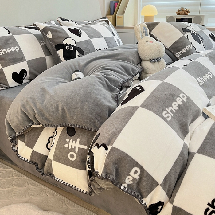 91家纺网 家纺一手货源 找家纺 安哆啦 新款贝壳边工艺牛奶绒珊瑚绒四件套单被套 格子羊咩咩