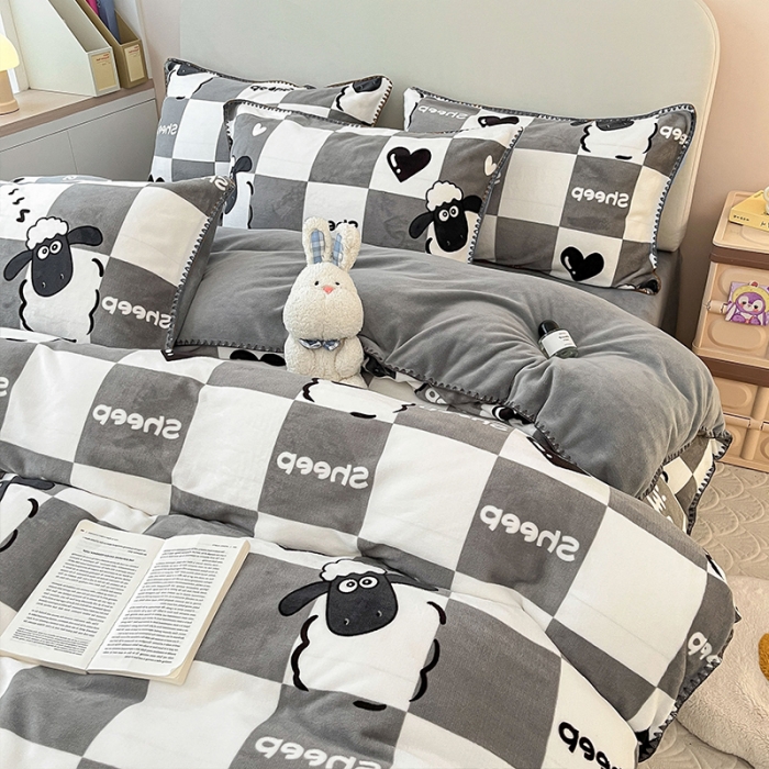 91家纺网 家纺一手货源 找家纺 安哆啦 新款贝壳边工艺牛奶绒珊瑚绒四件套单被套 格子羊咩咩