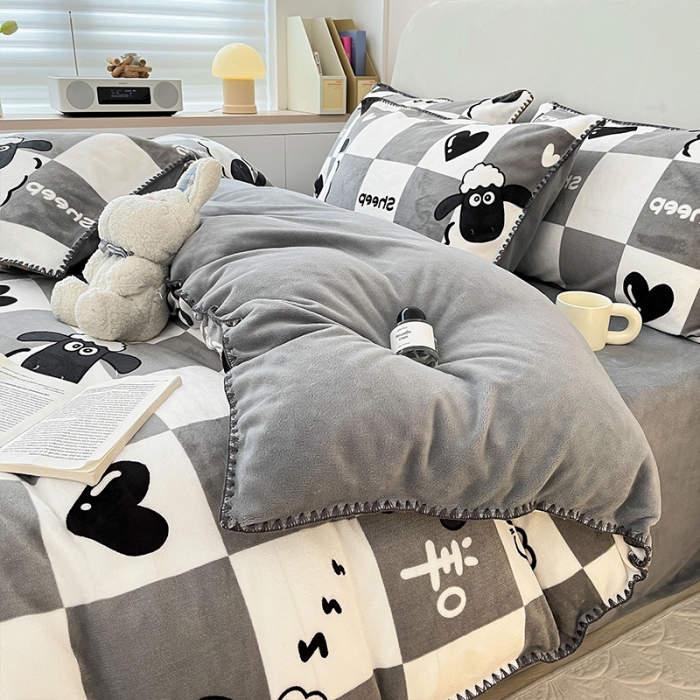 91家纺网 家纺一手货源 找家纺 安哆啦 新款贝壳边工艺牛奶绒珊瑚绒四件套单被套 格子羊咩咩