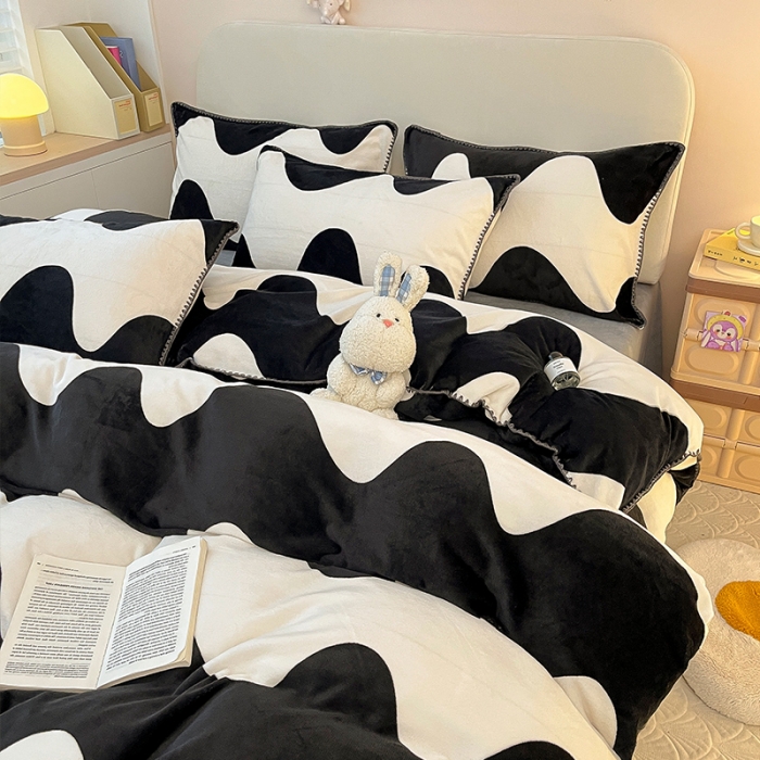 91家纺网 家纺一手货源 找家纺 安哆啦 新款贝壳边工艺牛奶绒珊瑚绒四件套单被套 黑色大波浪