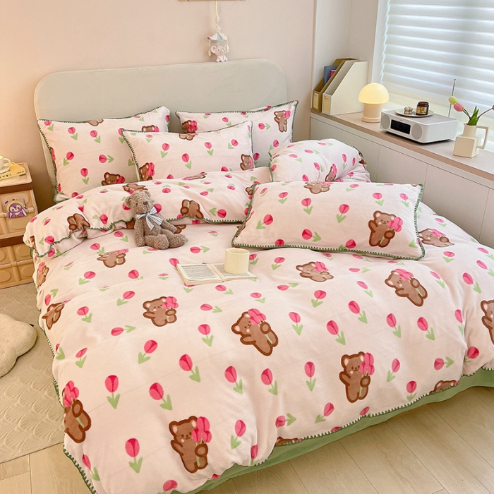 91家纺网 家纺一手货源 找家纺 安哆啦 新款贝壳边工艺牛奶绒珊瑚绒四件套单被套 花朵熊熊