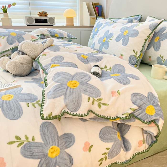 91家纺网 家纺一手货源 找家纺 安哆啦 新款贝壳边工艺牛奶绒珊瑚绒四件套单被套 花园里