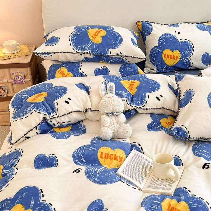 91家纺网 家纺一手货源 找家纺 安哆啦 新款贝壳边工艺牛奶绒珊瑚绒四件套单被套 蓝花花