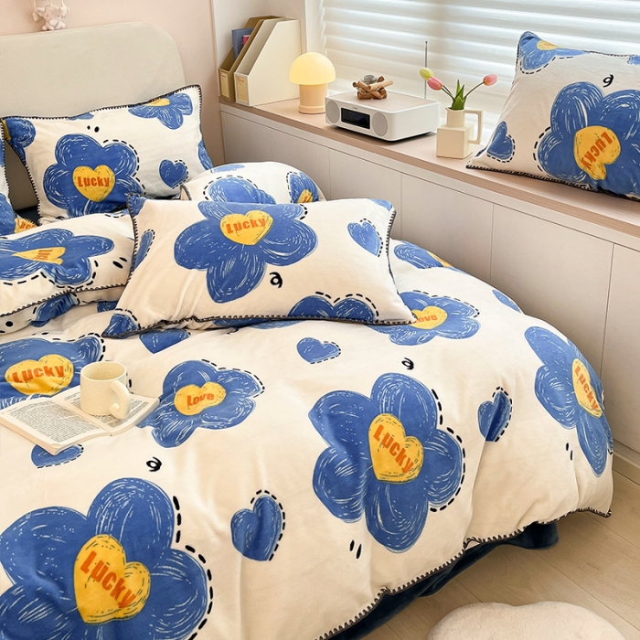 91家纺网 家纺一手货源 找家纺 安哆啦 新款贝壳边工艺牛奶绒珊瑚绒四件套单被套 蓝花花