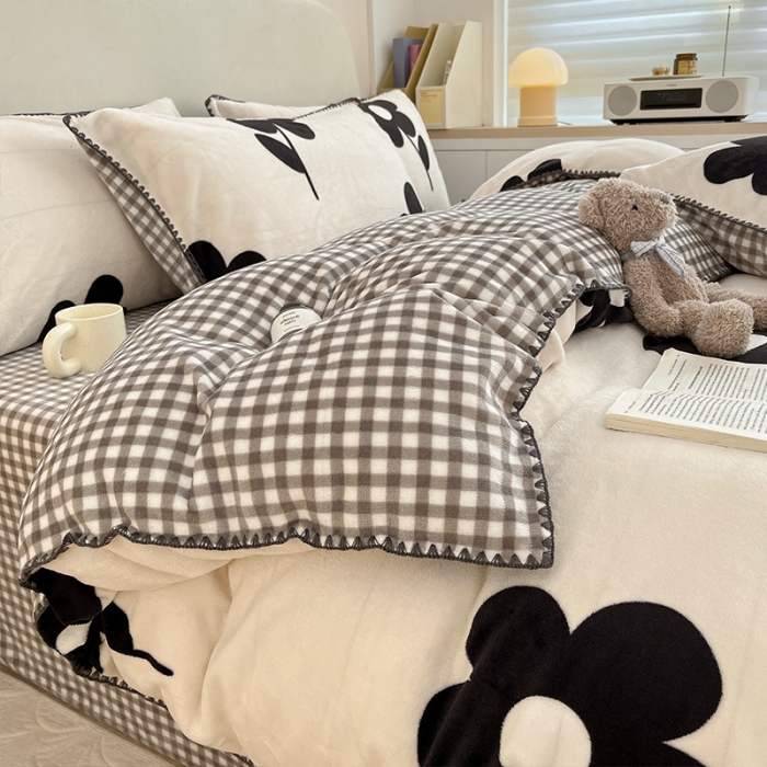 91家纺网 家纺一手货源 找家纺 安哆啦 新款贝壳边工艺牛奶绒珊瑚绒四件套单被套 山茶花花