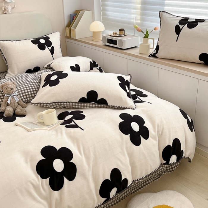 91家纺网 家纺一手货源 找家纺 安哆啦 新款贝壳边工艺牛奶绒珊瑚绒四件套单被套 山茶花花