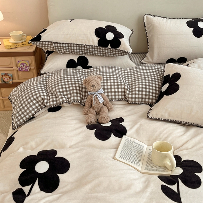 91家纺网 家纺一手货源 找家纺 安哆啦 新款贝壳边工艺牛奶绒珊瑚绒四件套单被套 山茶花花