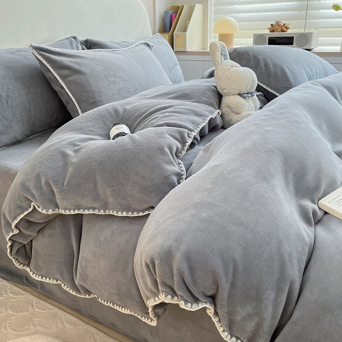91家纺网 家纺一手货源 找家纺 安哆啦 新款贝壳边工艺牛奶绒珊瑚绒四件套单被套 绅士灰