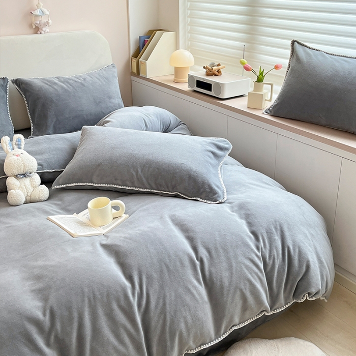 91家纺网 家纺一手货源 找家纺 安哆啦 新款贝壳边工艺牛奶绒珊瑚绒四件套单被套 绅士灰