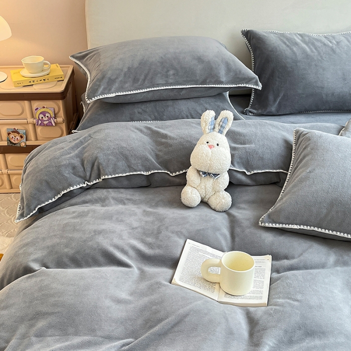 91家纺网 家纺一手货源 找家纺 安哆啦 新款贝壳边工艺牛奶绒珊瑚绒四件套单被套 绅士灰