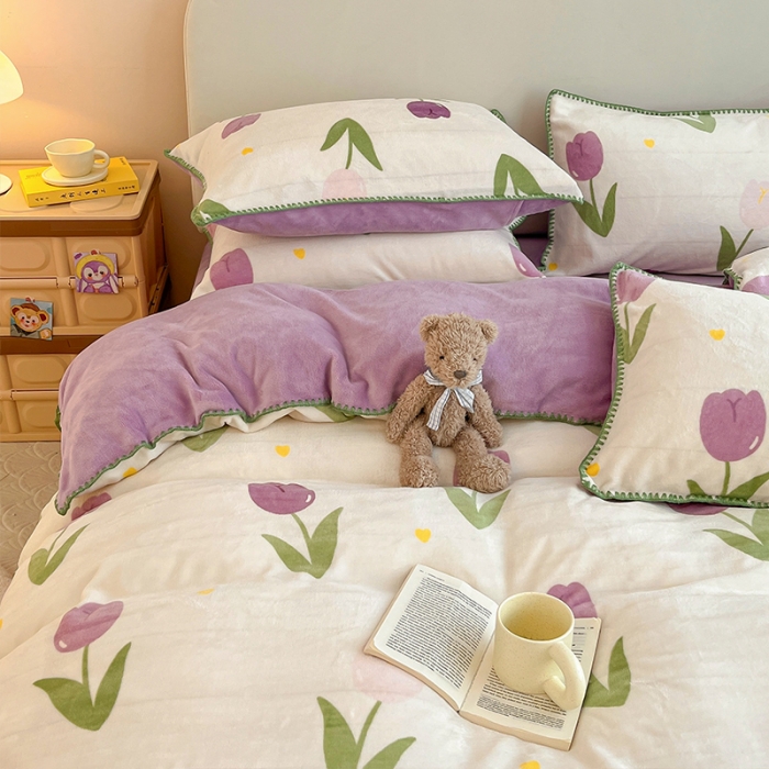 91家纺网 家纺一手货源 找家纺 安哆啦 新款贝壳边工艺牛奶绒珊瑚绒四件套单被套 紫色郁金香