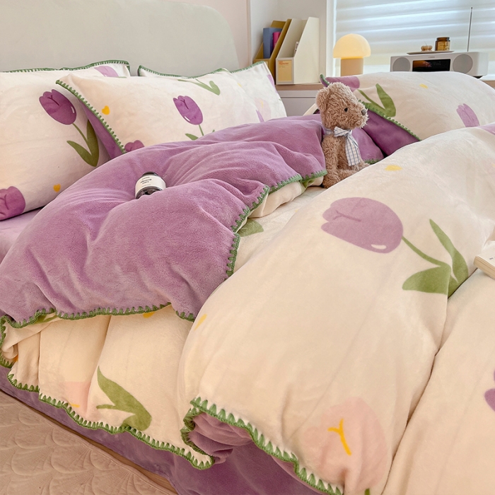 91家纺网 家纺一手货源 找家纺 安哆啦 新款贝壳边工艺牛奶绒珊瑚绒四件套单被套 紫色郁金香