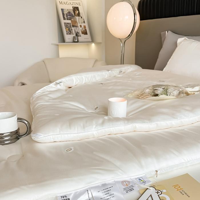 91家纺网 家纺一手货源 找家纺 2024新款剪花蚕丝大豆被芯高端大豆春秋被提花加厚冬被 蚕丝大豆被1